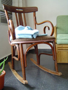Rocking chair image